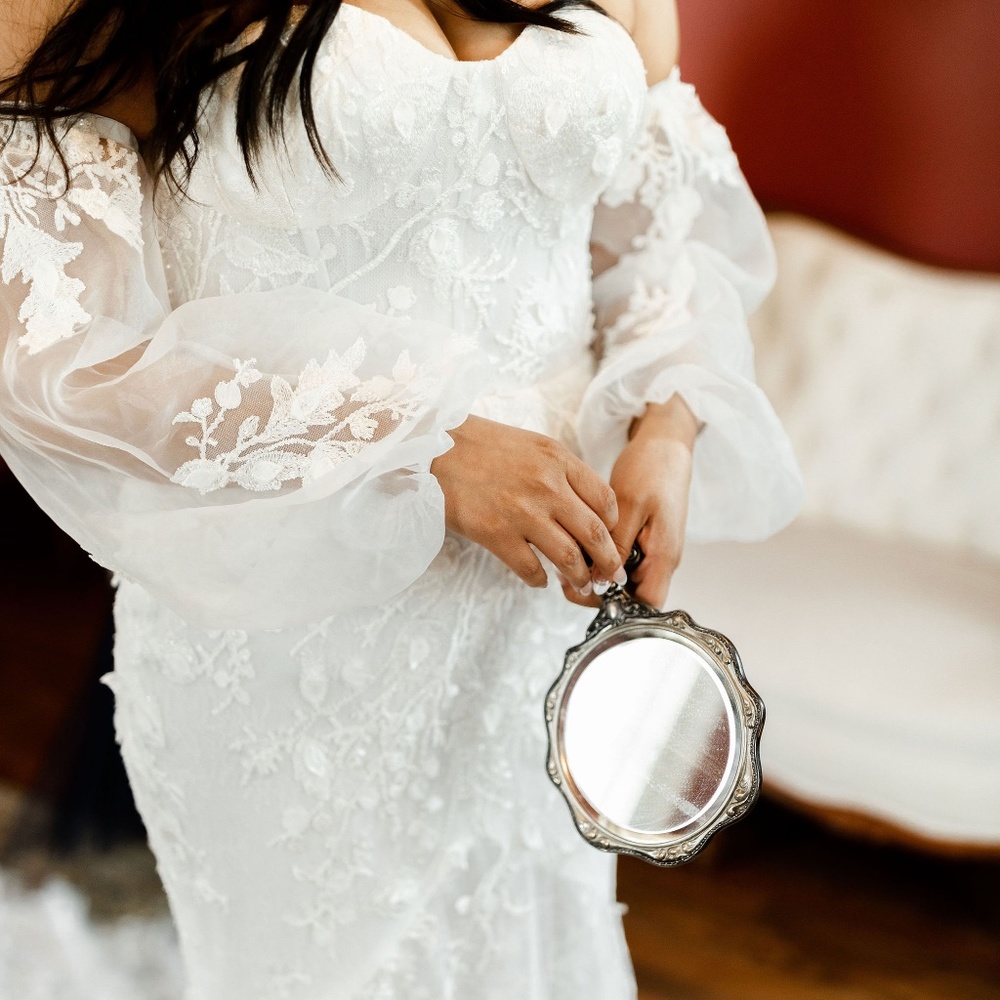 Wedding dress